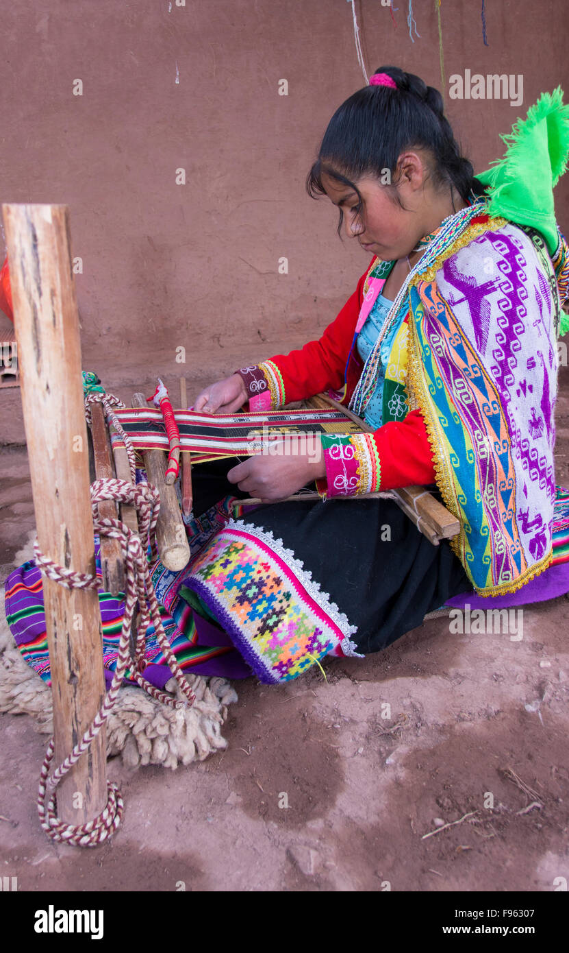 Tessitura tradizionale, Pisac, Perù Foto Stock