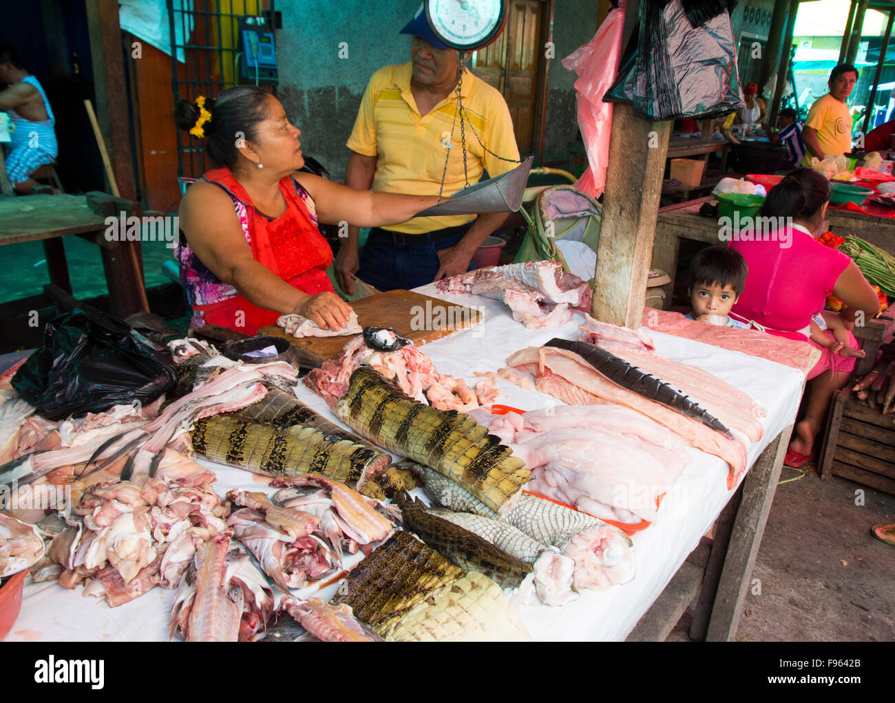 Scene di mercato, Iquitos, la città più grande nella foresta pluviale peruviana e la fifthlargest città del Perù Foto Stock