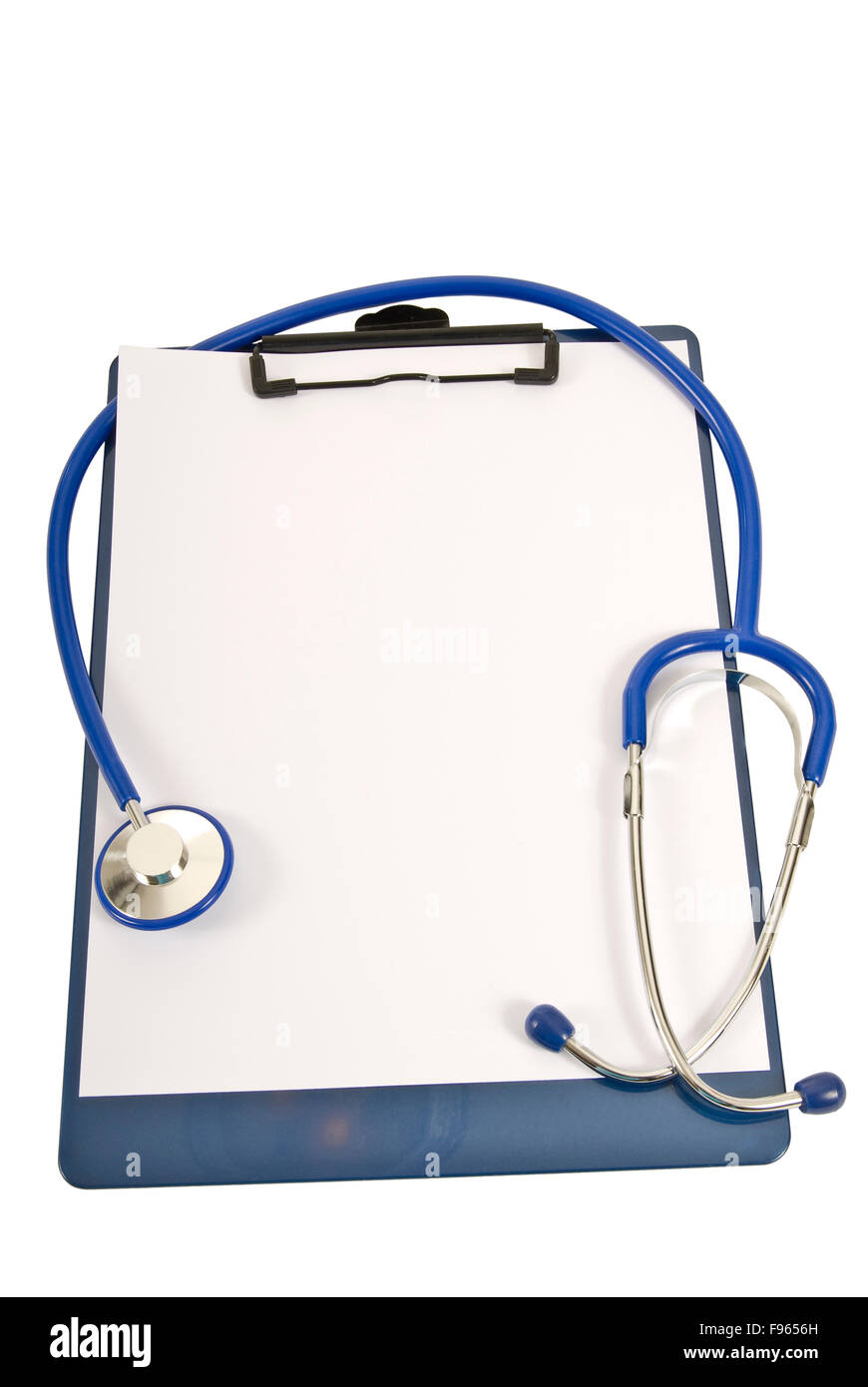 Uno stetoscopio negli appunti con un foglio di carta bianco Foto Stock