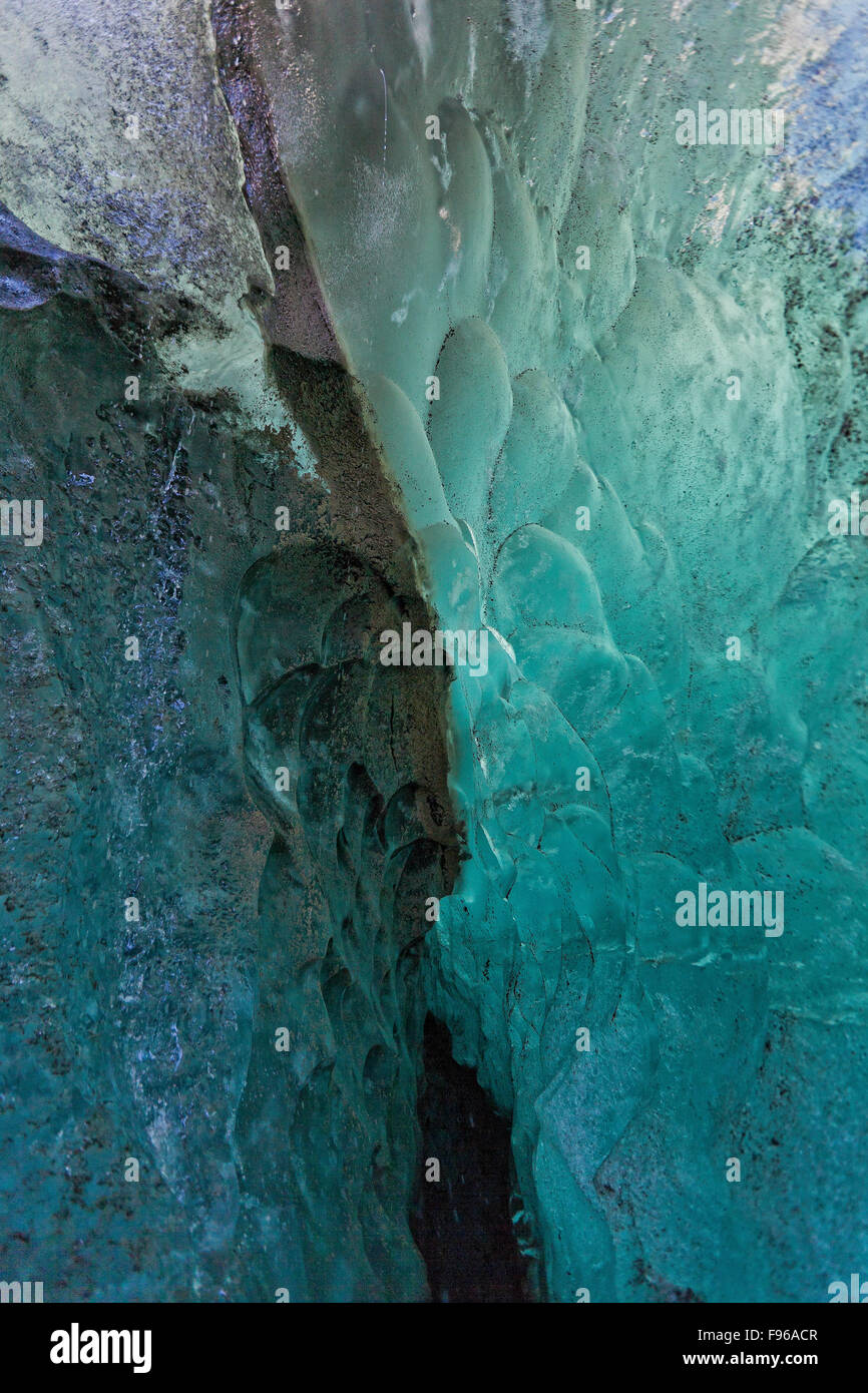 Close-up di ghiaccio in una distesa di ghiaccio grotta, ghiacciaio Svinafellsjokull, Islanda Foto Stock