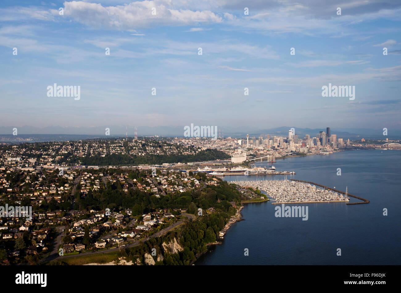 Vedute aeree di due stadi nel downtown di Seattle Foto Stock