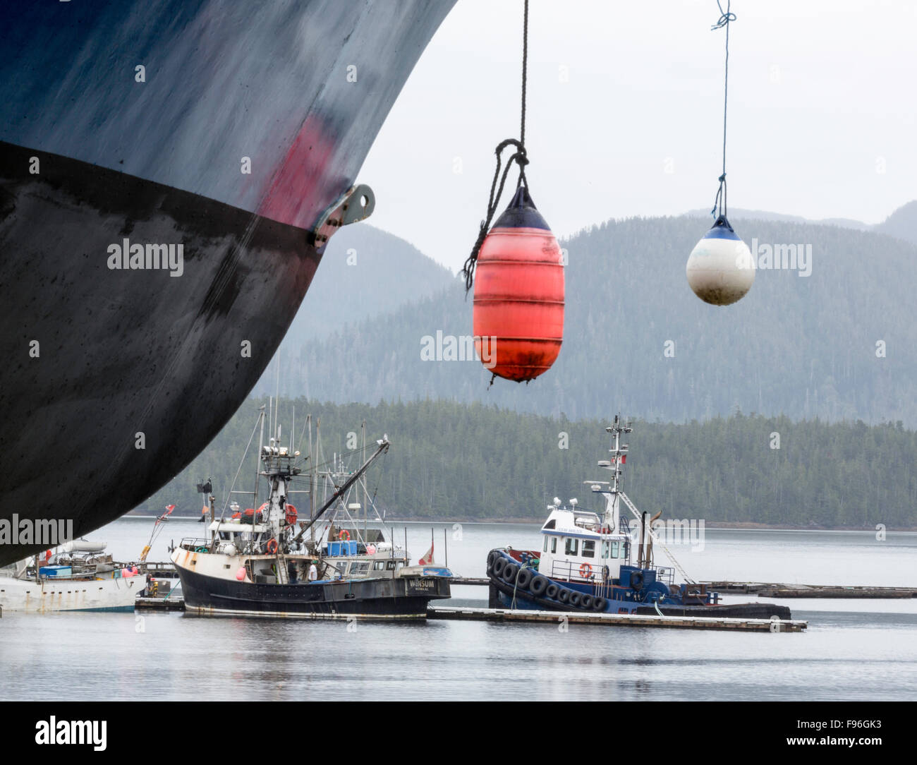La British Columbia, Canada, tug barche, Shearwater Harbour, costa centrale, Foto Stock