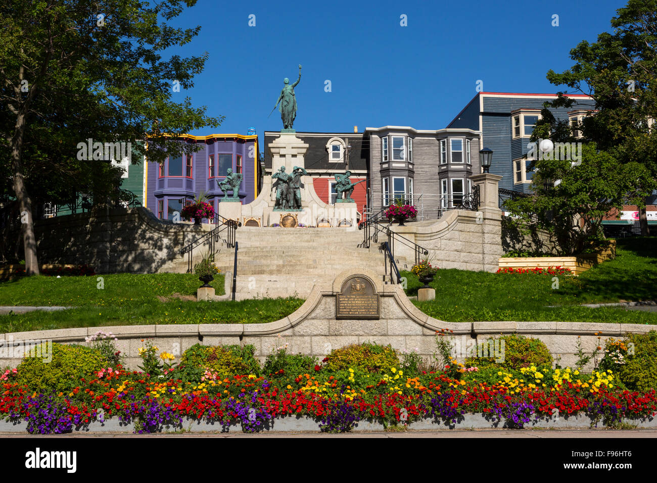 Vista del Memoriale di guerra dal Water Street, San Giovanni, Terranova, Canadaq Foto Stock