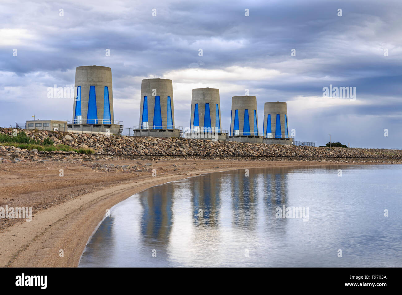 Energia idroelettrica turbine a Gardiner diga sul lago Diefenbaker, Saskatchewan, Canada Foto Stock