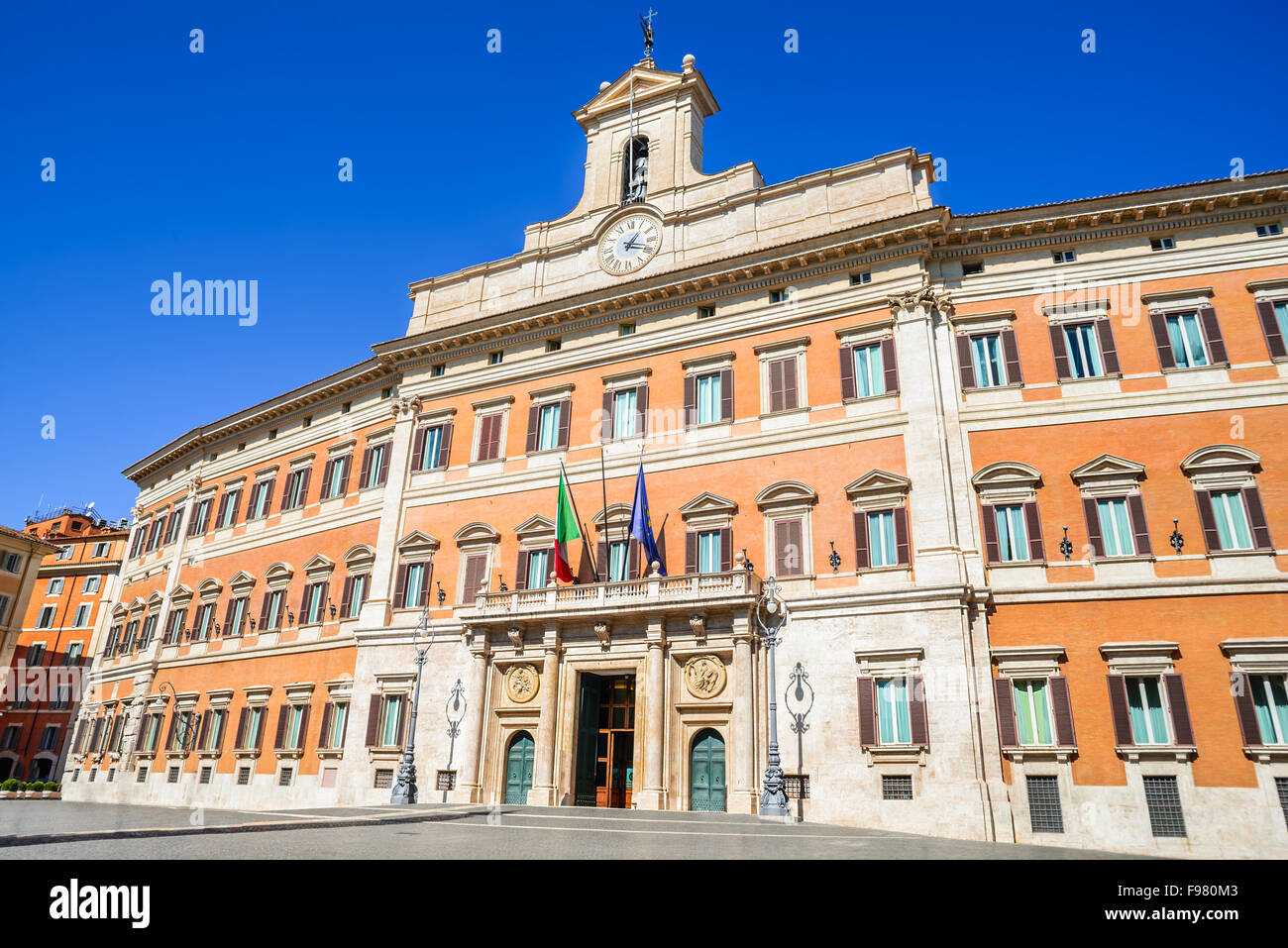 Palazzo Montecitorio è un edificio di Roma, dove la sede della Camera dei Deputati della