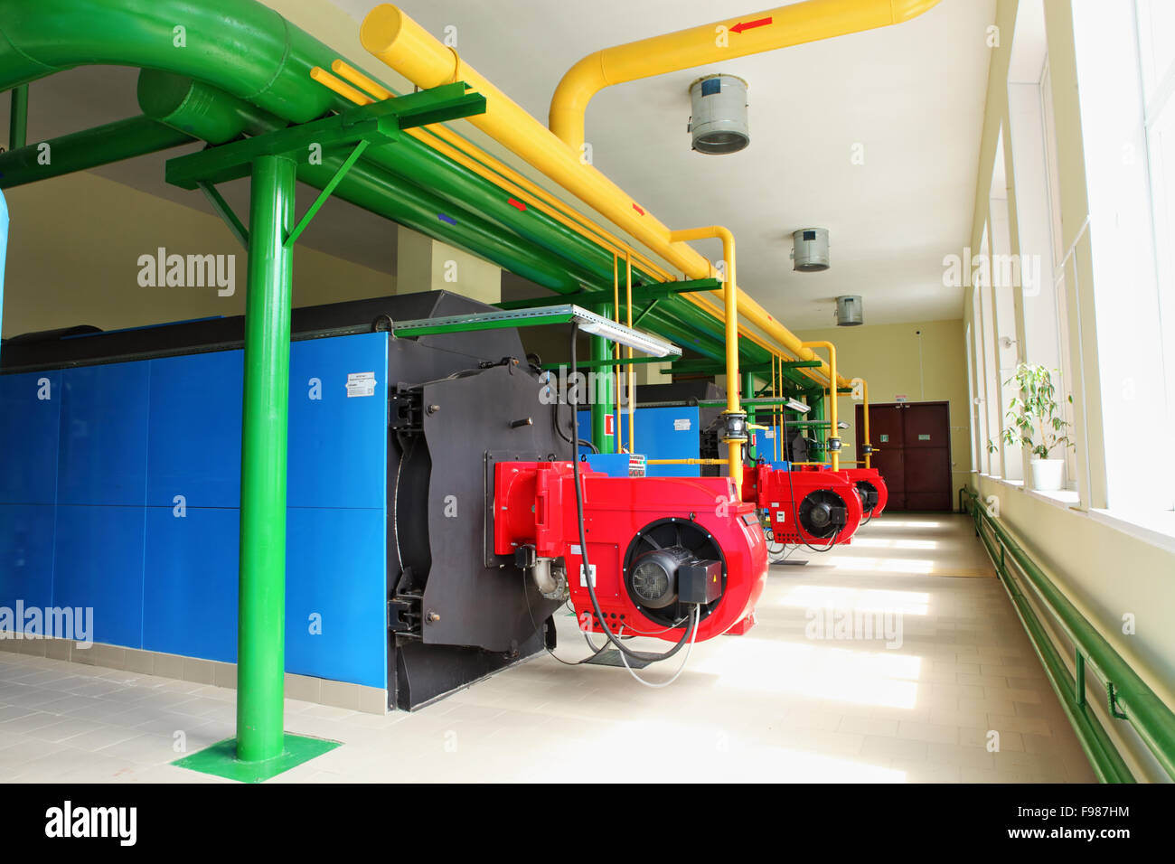 Caldaia a gas di apparecchiature a gas nel locale caldaie Foto Stock