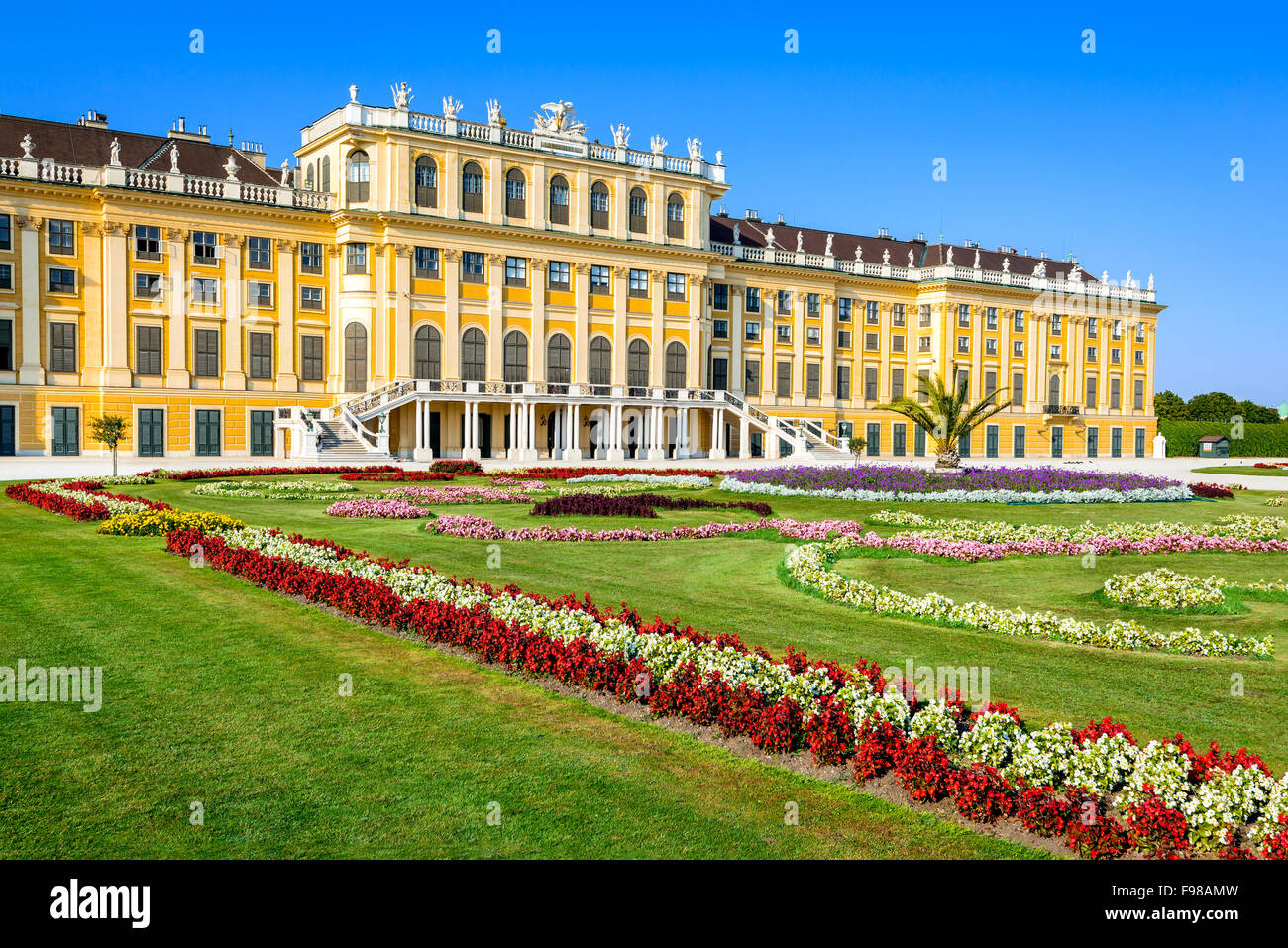 Austria. Palazzo di Schonbrunn a Vienna. Si tratta di un ex imperial 1,441-camera Rococo residenza estiva nella moderna Wien. Foto Stock