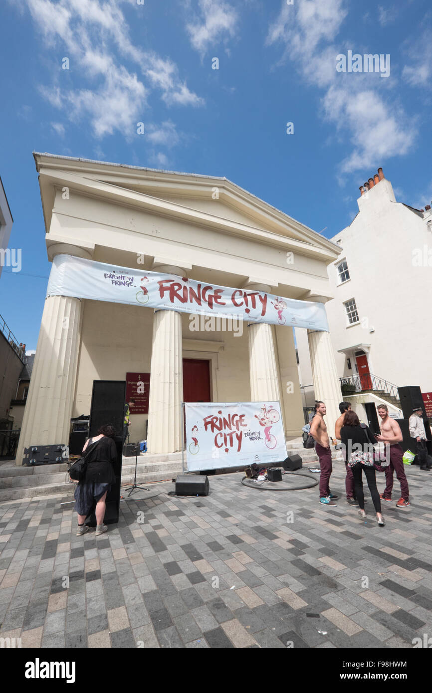 Artisti di strada al Brighton Fringe Festival nel 2015 Foto Stock