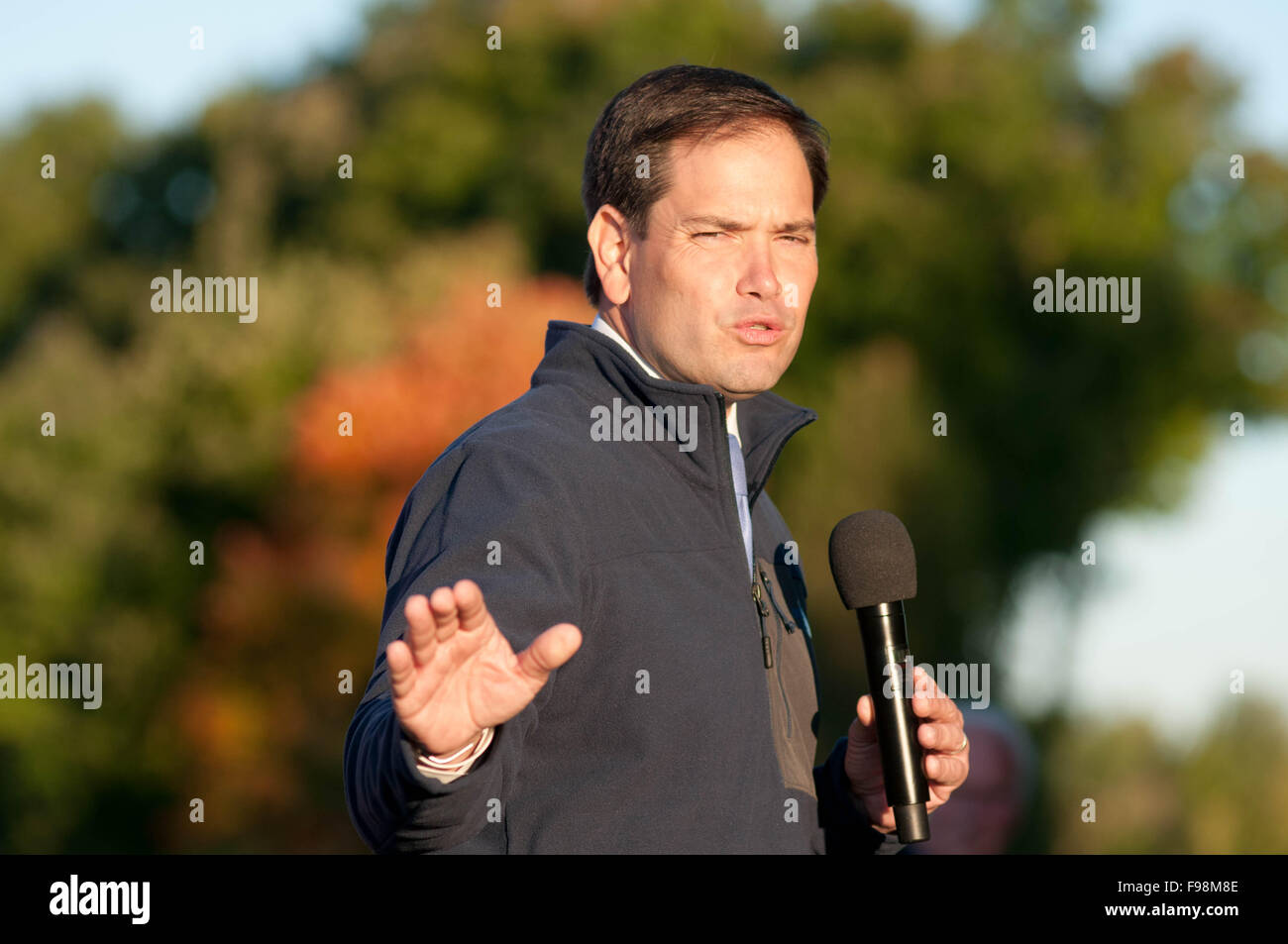 Stati Uniti Il senatore Marco Rubio, Repubblicani della Florida, parla a un house party in Bedford, New Hampshire, il 6 ottobre, 2015. Foto Stock