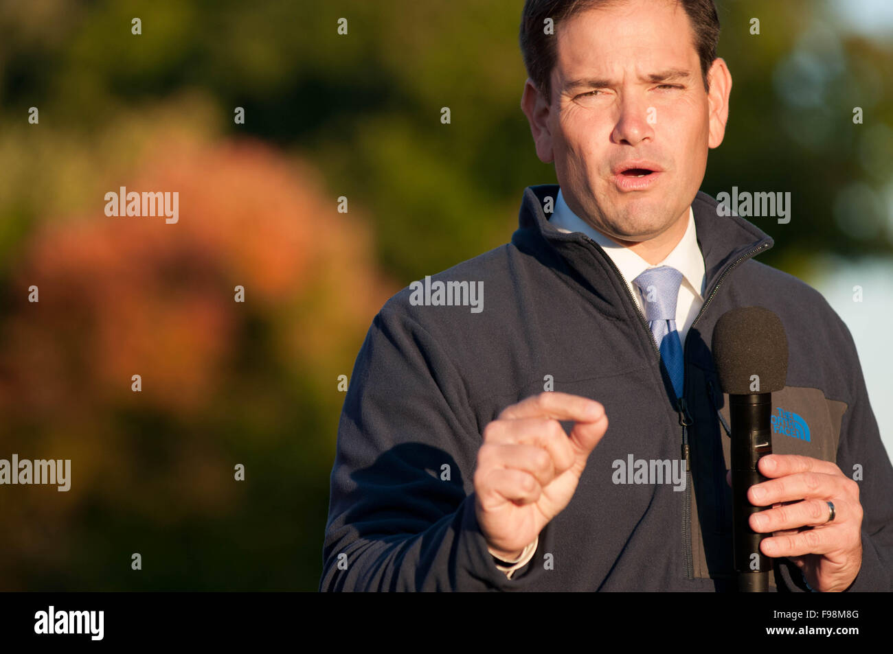 Stati Uniti Il senatore Marco Rubio, R-Florida, parla in Bedford, New Hampshire, in data 6 ottobre 2015, durante la sua campagna per il presidente. Foto Stock