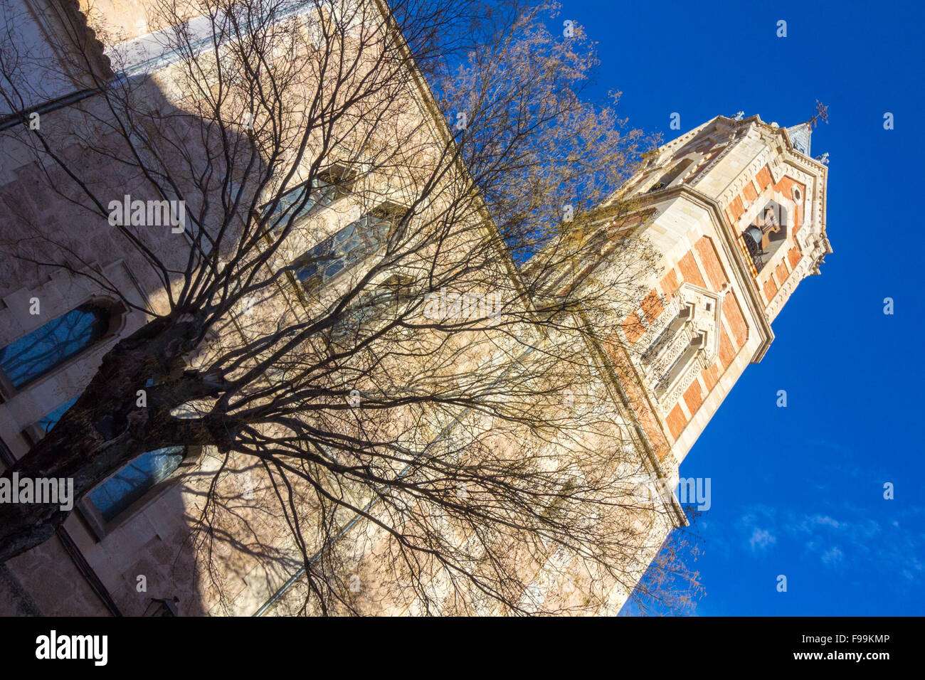 Tipiche le strade e gli edifici della famosa città di Cuenca, Spagna Foto Stock