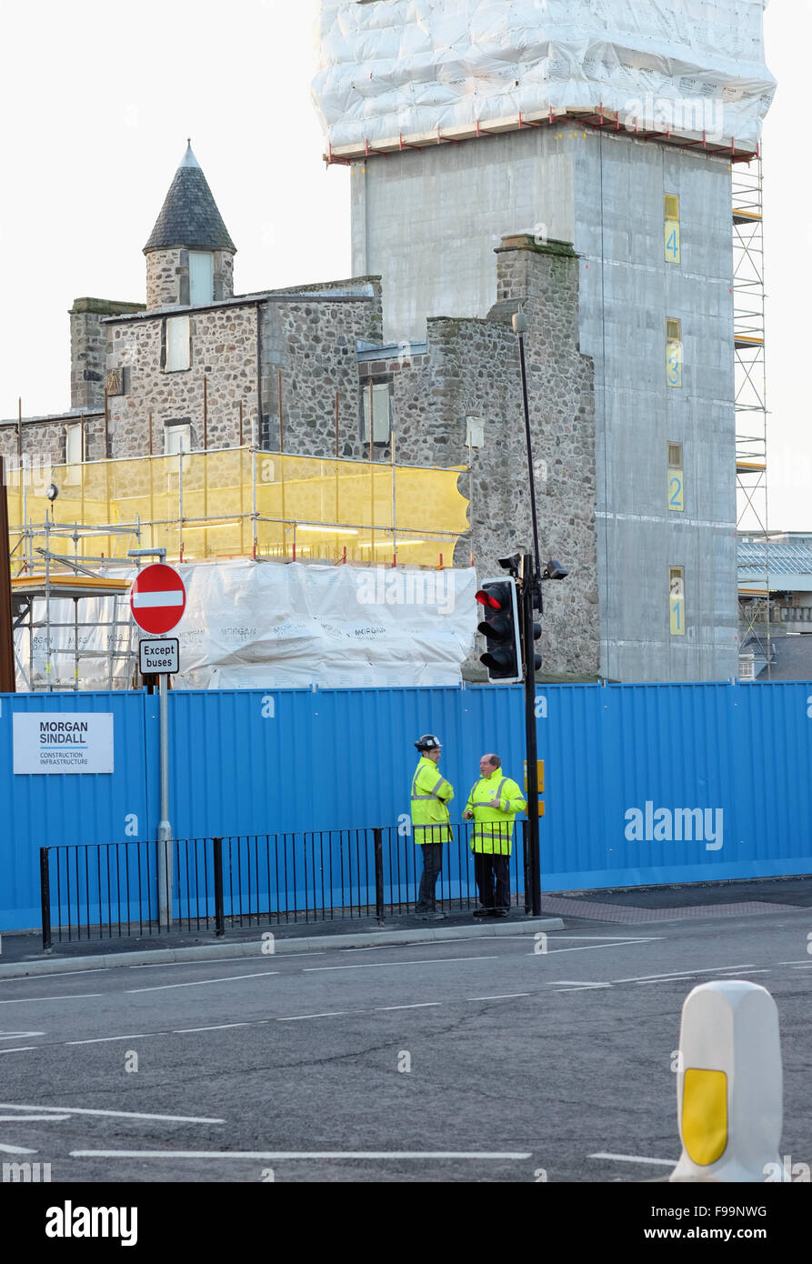 Piazza marischal sviluppo storico circostante Provost Skene's House nel centro di Aberdeen Scotland, dicembre 2015. Foto Stock