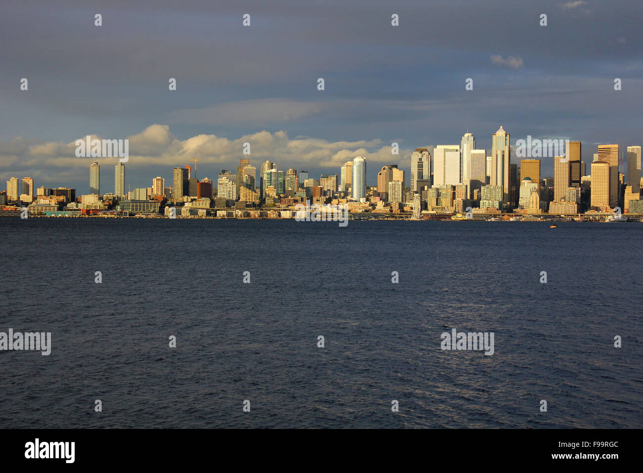 Cityscape città costiera Foto Stock