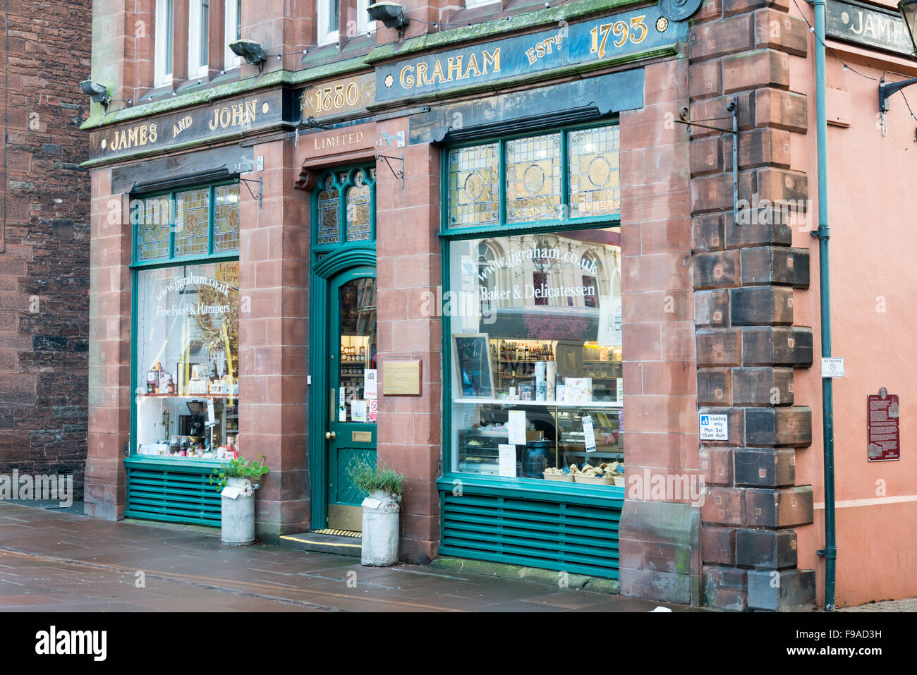 Il James e John Graham tradizionale negozio di alimentari a Penrith, Cumbria il Lake District UK Foto Stock