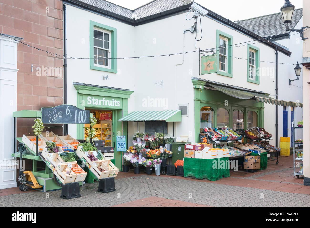 Starfruits negozio di vegetali o fruttivendolo a Penrith, Cumbria Regno Unito Foto Stock