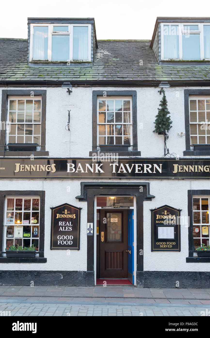 La Banca Tavern pub di proprietà di Jennings Brewery in Keswick Lake District Cumbria Regno Unito Foto Stock