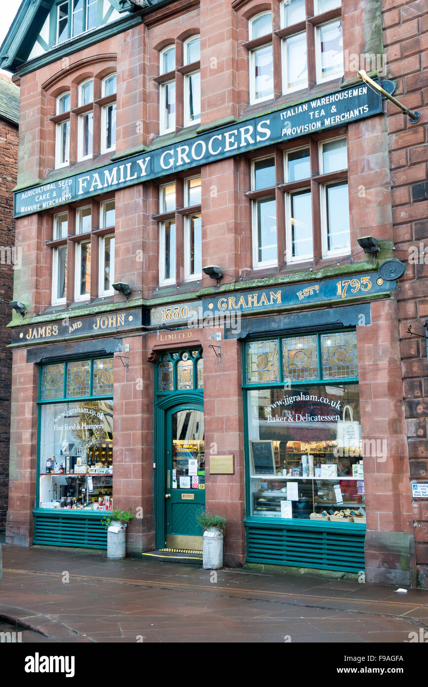 Il James e John Graham tradizionale negozio di alimentari a Penrith, Cumbria il Lake District UK Foto Stock