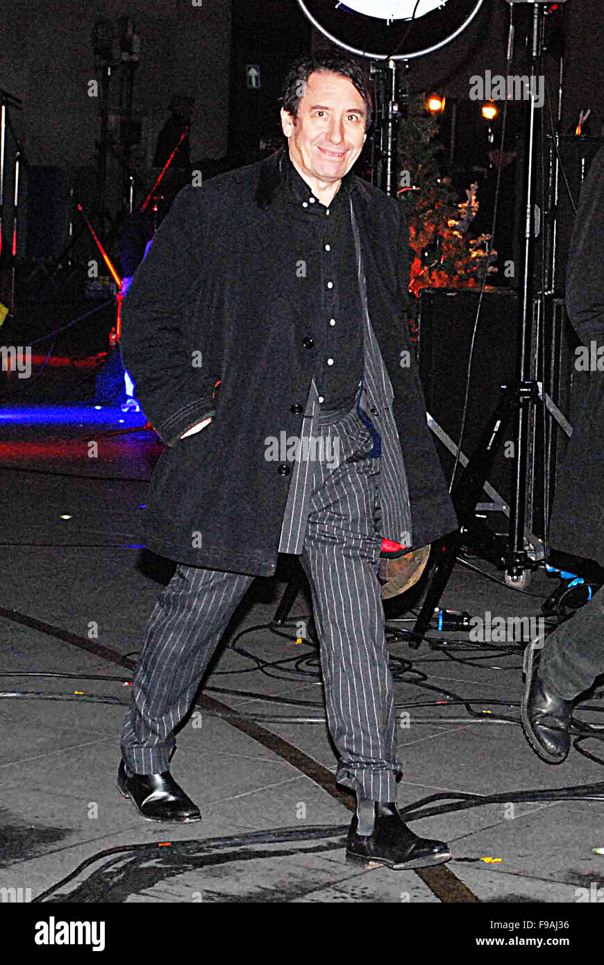 Londra, Regno Unito. 14 dicembre 2015. Ospite e ospiti del One Show BBC London UK. Presentatore-presentatore Alex Jones e Jools Holland in primo piano. Attore britannico Harry Hill pi credito: PatPhoto/Alamy Live News Foto Stock