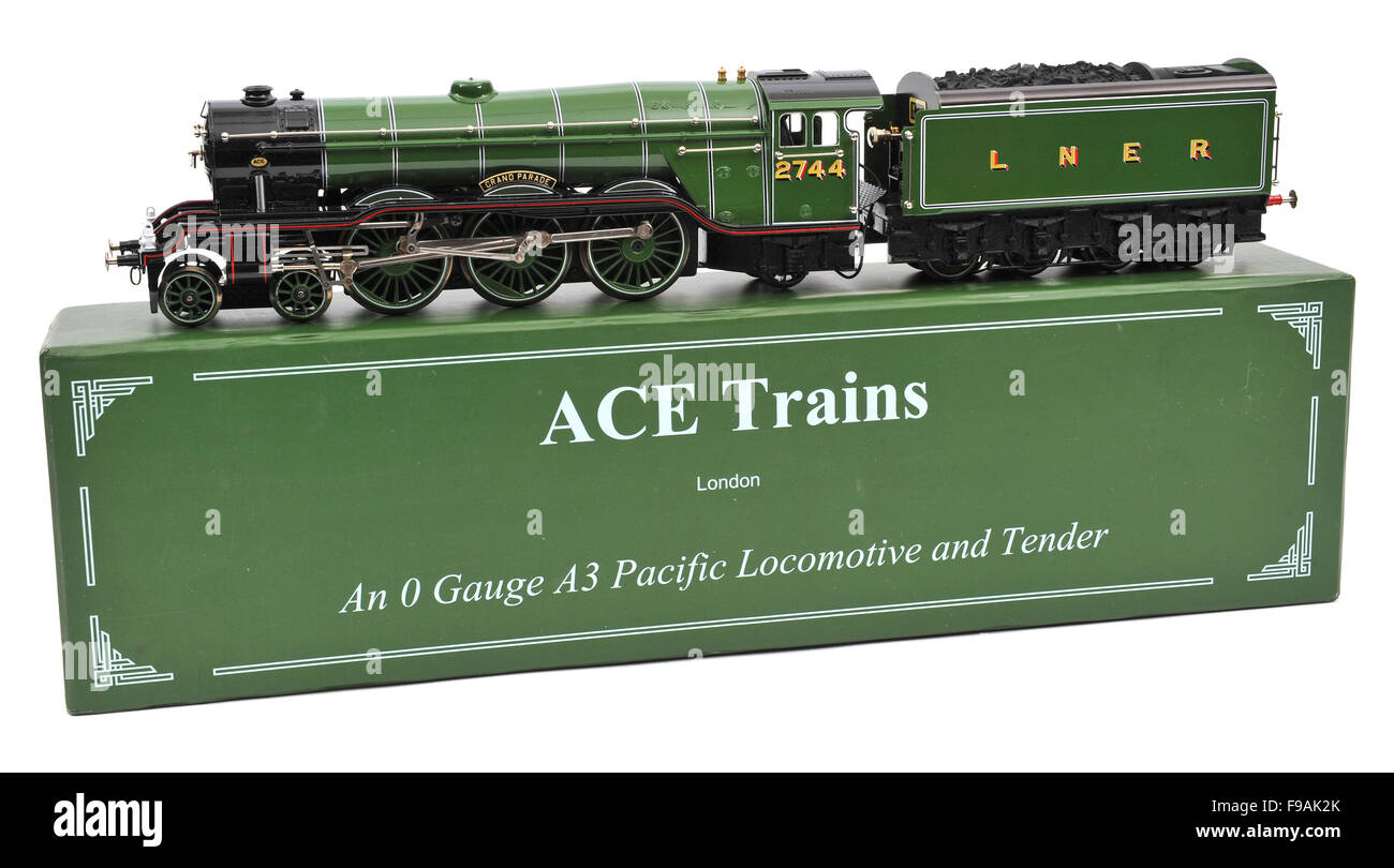 Treni Ace o manometro LNER A3 classe pacifico locomotiva e modello di gara Foto Stock