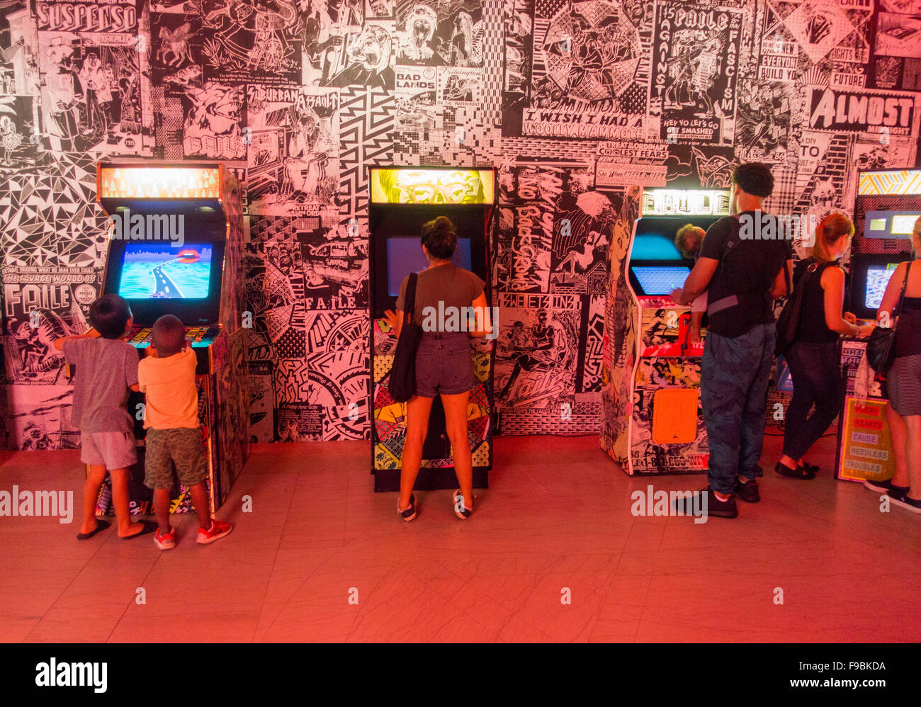 FAILE e Bast deluxx fluxx arcade Brooklyn Museum Foto Stock