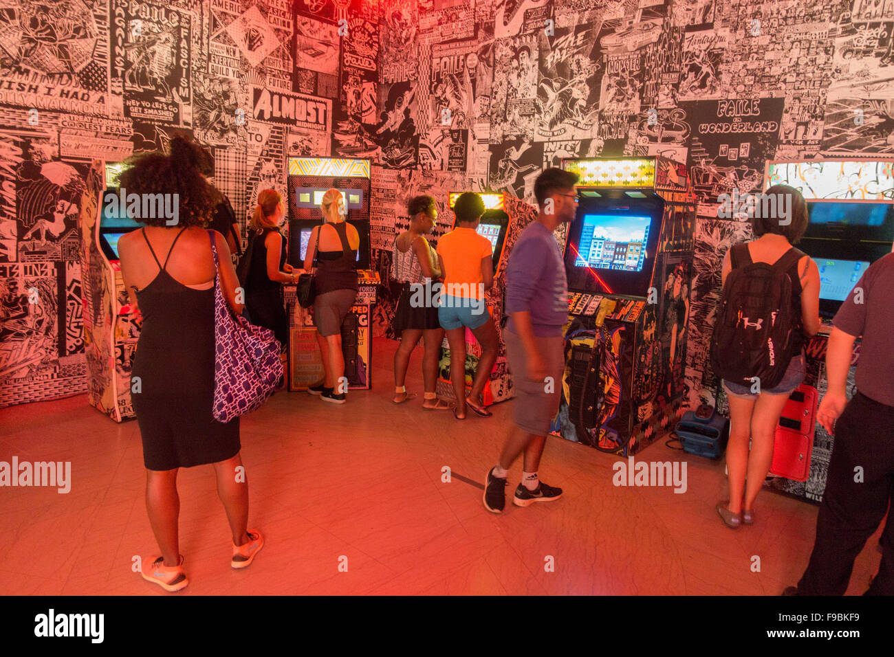 FAILE e Bast deluxx fluxx arcade Brooklyn Museum Foto Stock