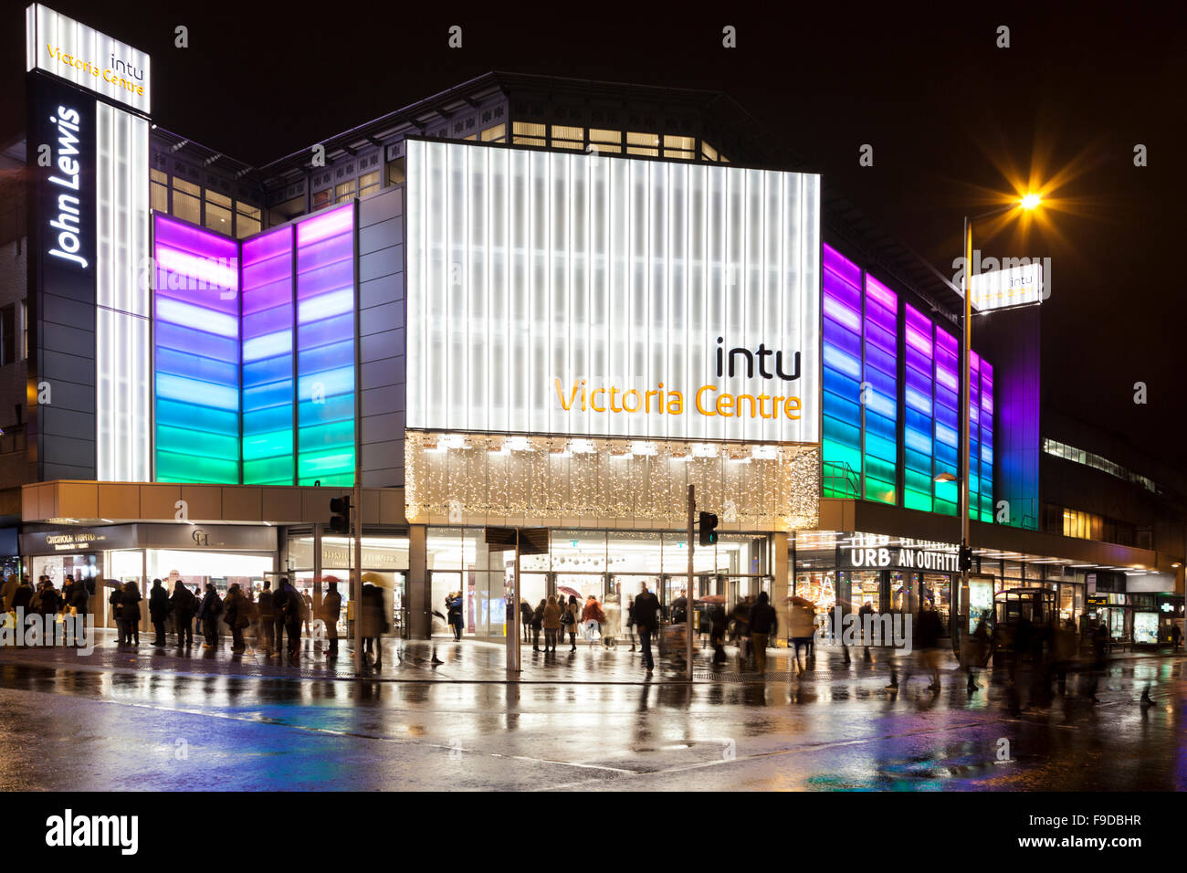 Intu Victoria Centre aperto per negozi aperti anche di notte, Nottingham, Inghilterra, Regno Unito Foto Stock