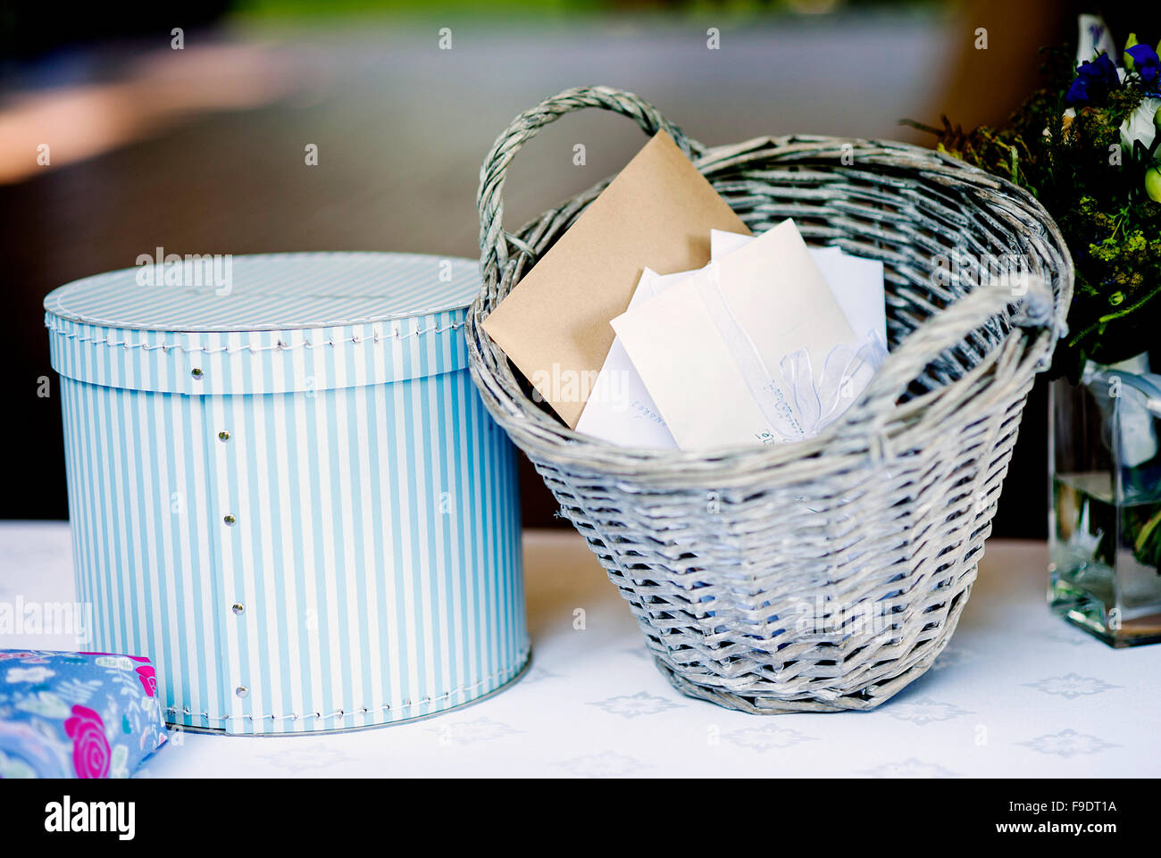 Decorazioni per matrimoni basket Foto Stock