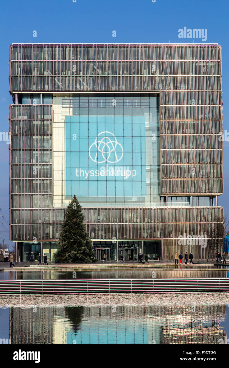 ThyssenKrupp la sede aziendale, con il nuovo logo della società, a Essen, Germania Foto Stock