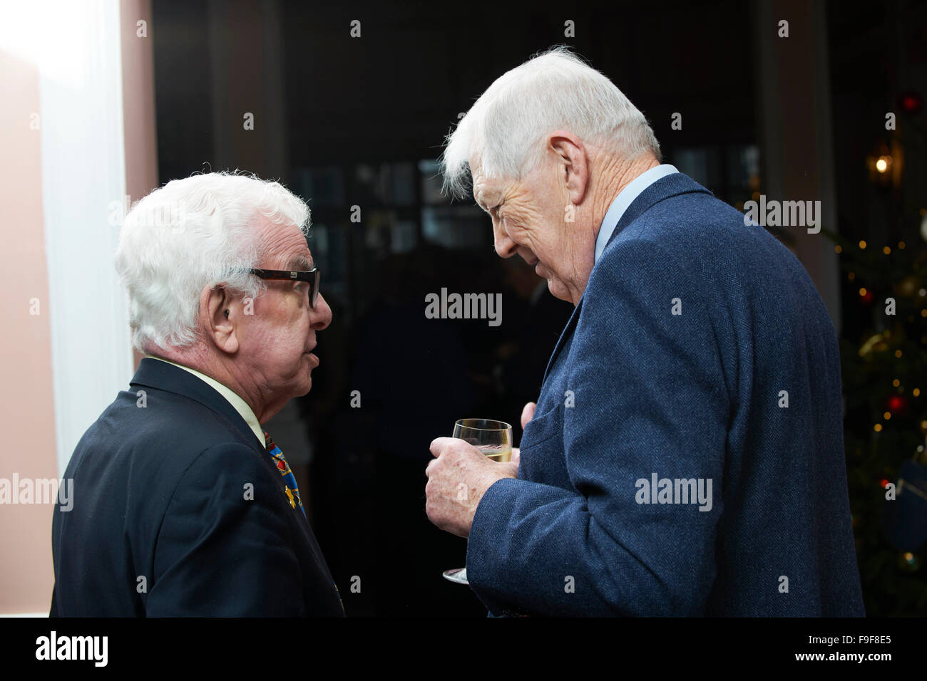 Barry Cryer al oldie pranzo letterario 15/12/15 Foto Stock