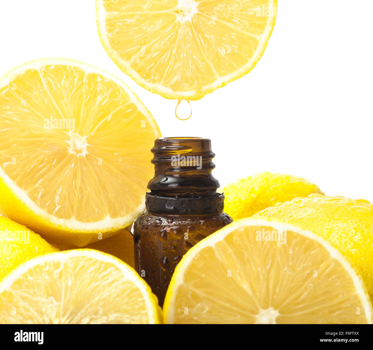 Olio essenziale di limone Foto Stock