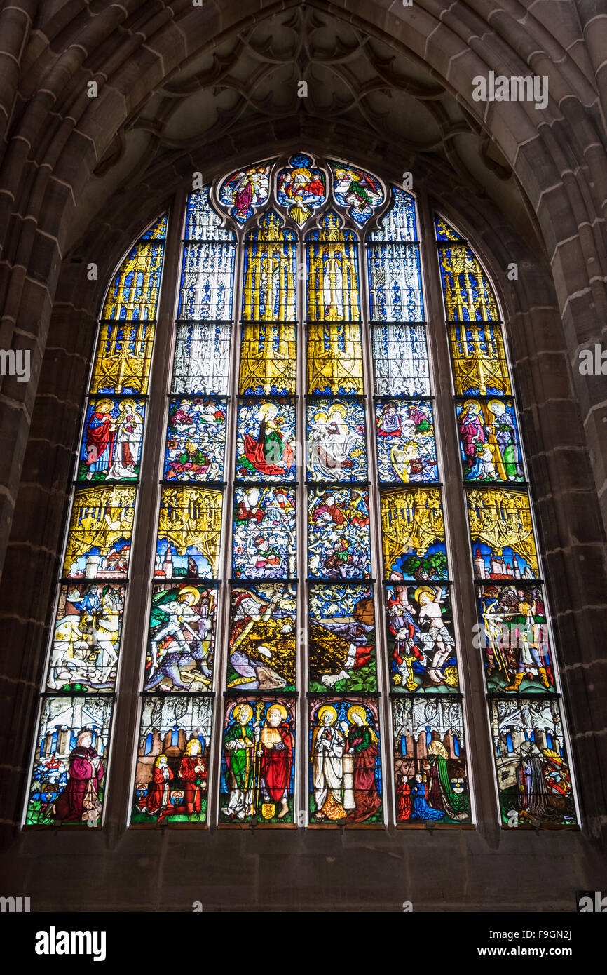 La finestra della chiesa, St. Chiesa di S. Lorenzo, Norimberga, Media Franconia, Franconia, Baviera, Germania Foto Stock