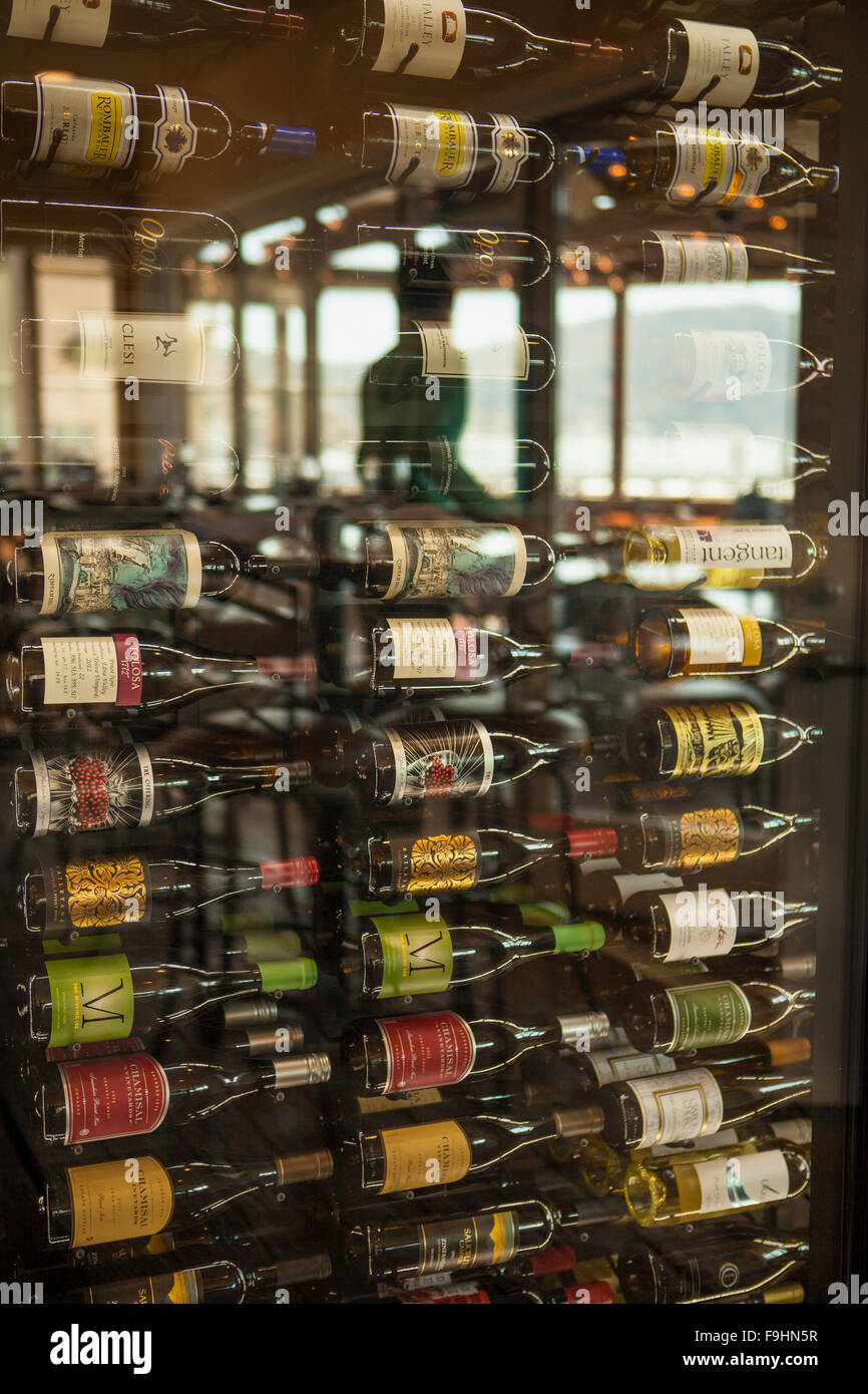 Portabottiglie di vino, Ocean Grill, Avila Beach, California Foto Stock