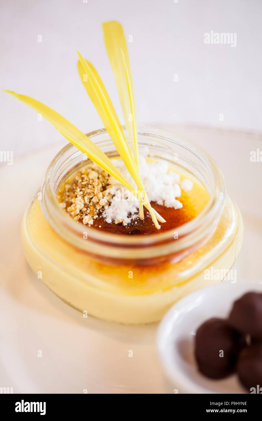 Movie Snack dolce di creme brulee e latte duds, Barbareno Ristorante Santa Barbara, California Foto Stock