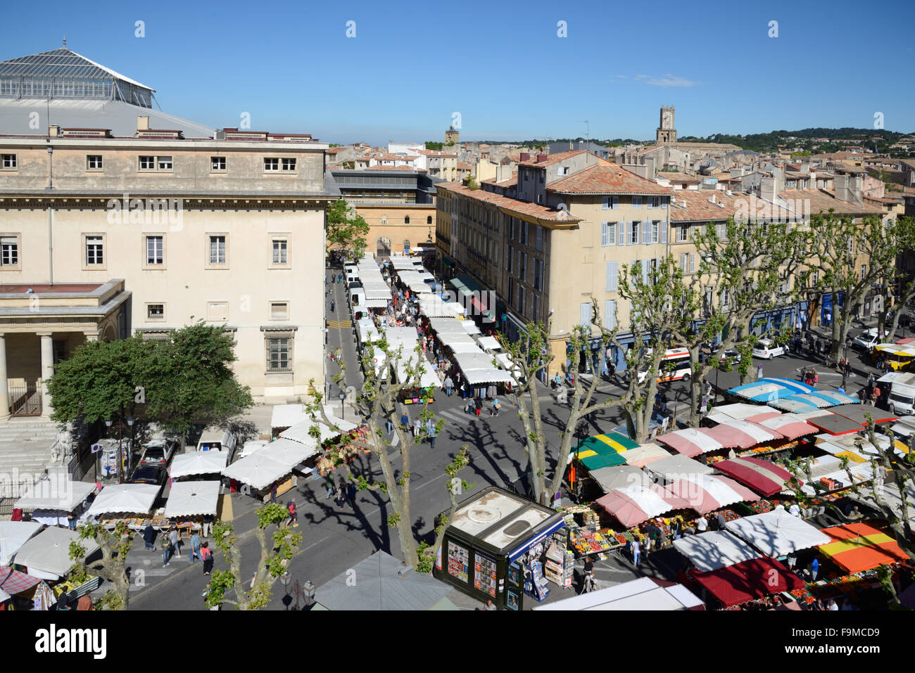 Giorno di mercato Place des Precheurs Aix-en-Provence Francia Foto Stock