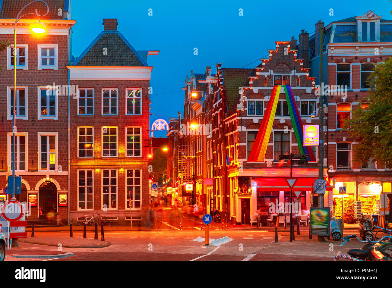 Notte Vista sulla città di Amsterdam street Foto Stock