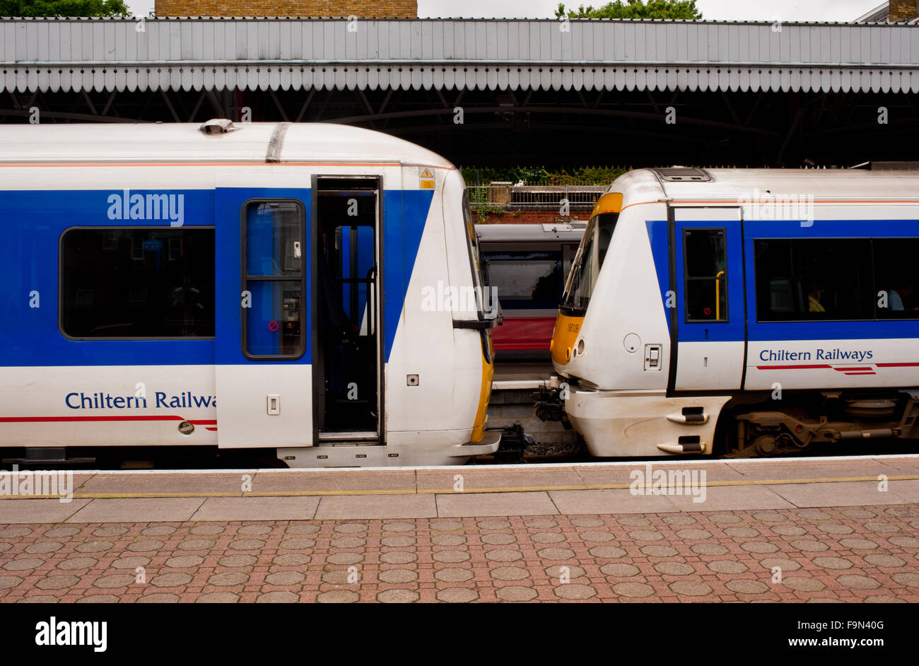 Chiltern treni di linea a Stazione di Marylebone Foto Stock