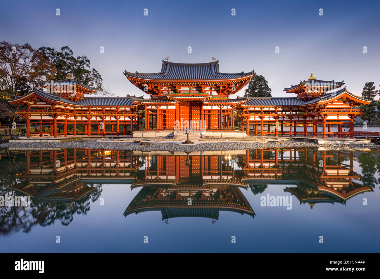 Uji, Kyoto, Giappone a Byodo-in di Phoenix hall. Foto Stock