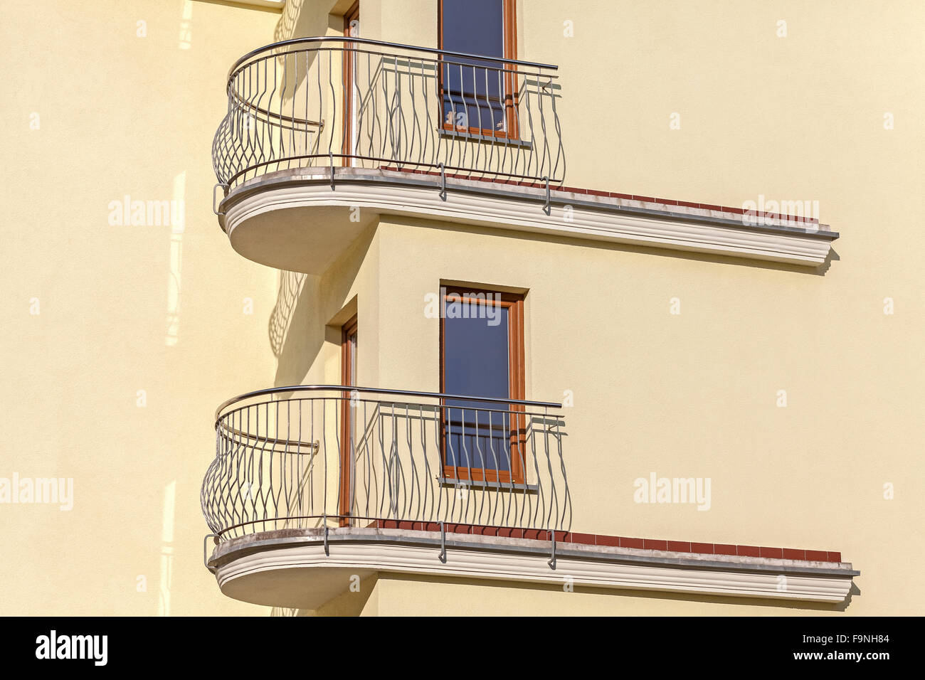 Il balcone di ogni camera di un nuovo appartamento, immobili business concetto. Foto Stock