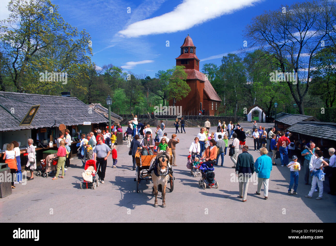 Musei a cielo aperto, zoo, giostre e negozi a Skansen parco a tema a Stoccolma Foto Stock