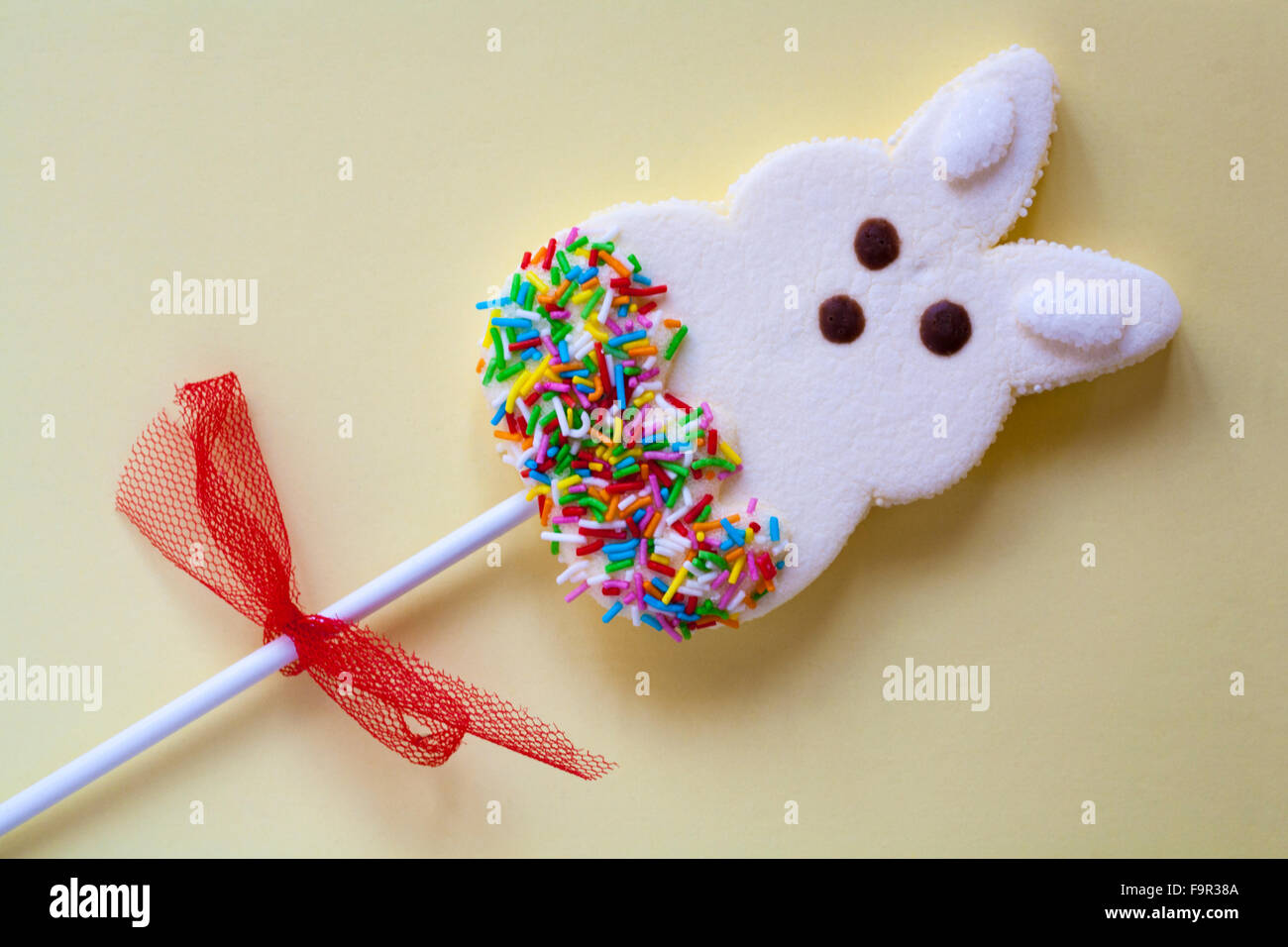 Lecca lecca marshmallow coniglietto pasquale immagini e fotografie stock ad  alta risoluzione - Alamy