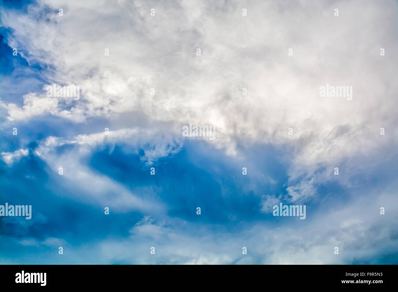 Nuvola in cielo come crazy ocean Foto Stock