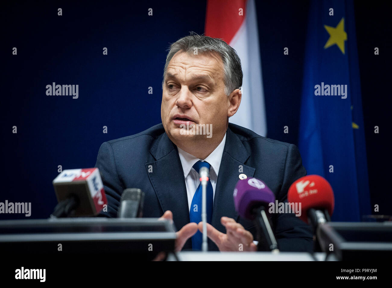 Bruxelles, BXL, Belgio. Xviii Dicembre, 2015. Primo Ministro ungherese Viktor Orban tiene una conferenza stampa dopo il vertice dei leader dell' Unione europea a livello europeo la sede del Consiglio a Bruxelles, in Belgio il 18.12.2015 da Wiktor Dabkowski Credito: Wiktor Dabkowski/ZUMA filo/Alamy Live News Foto Stock