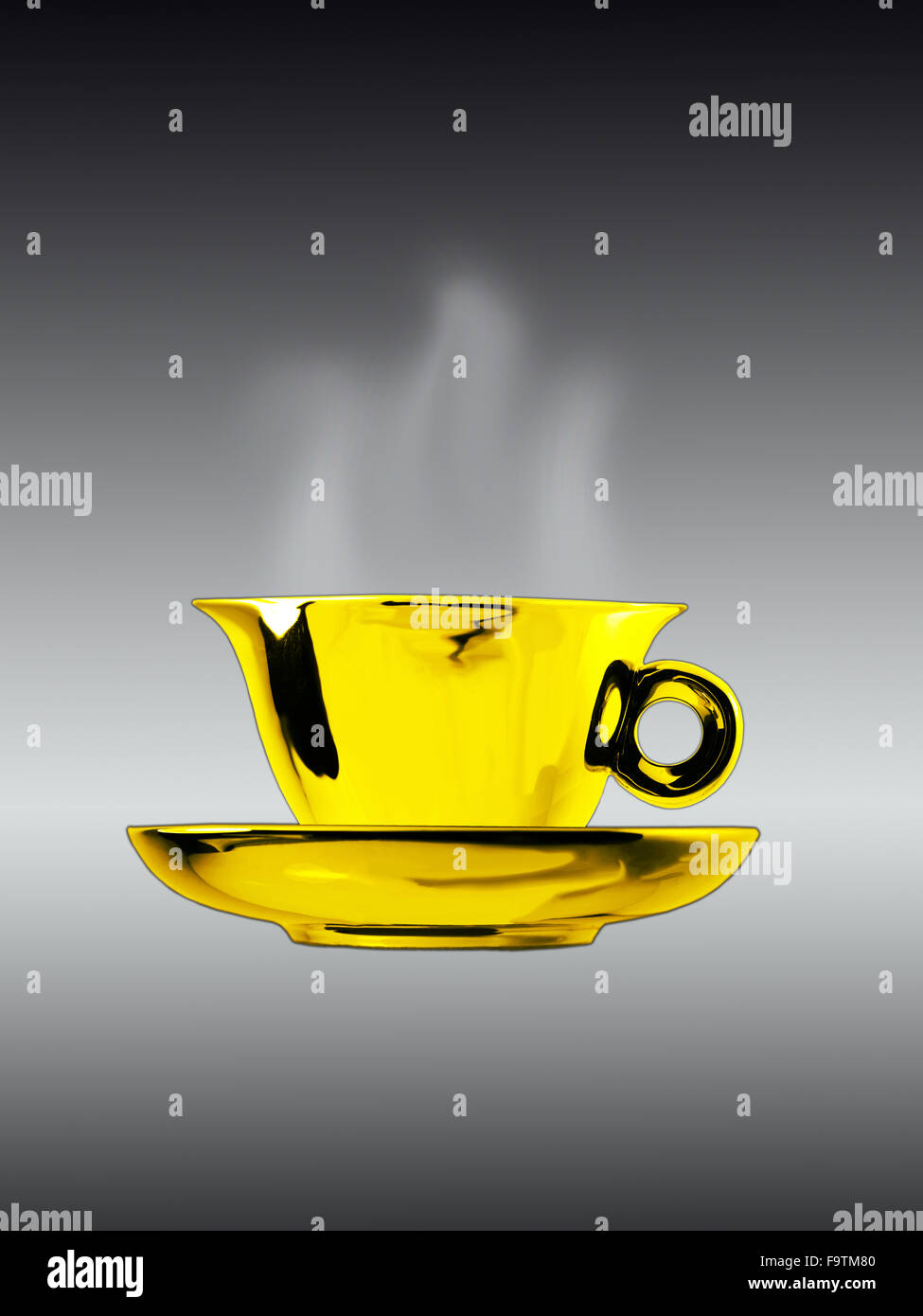 Metallic luminoso colorato in giallo tazza da caffè con piattino anteriore vista piana contro laureato uno sfondo grigio e vapore in aumento Foto Stock