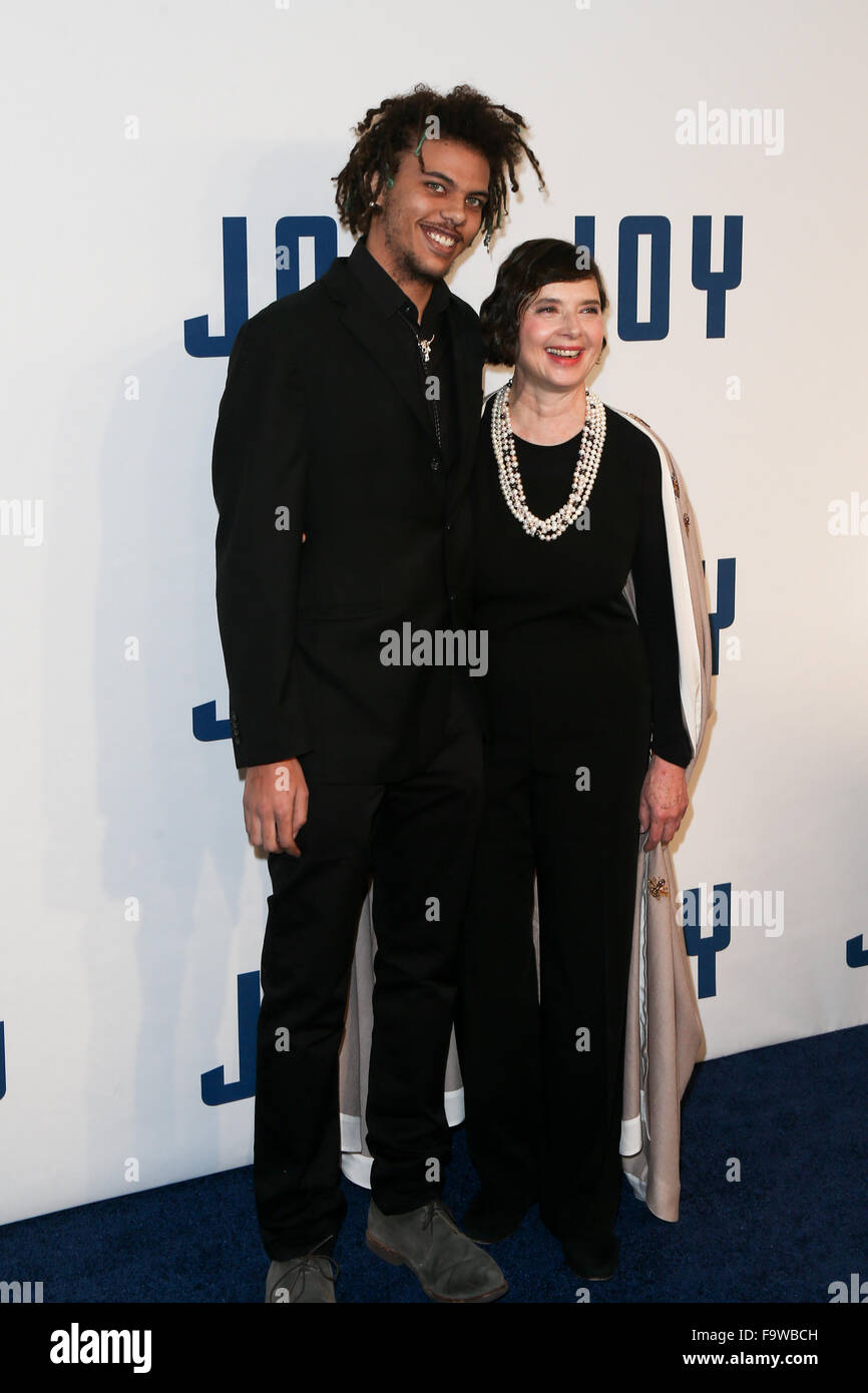 NEW YORK-DEC 13: Roberto Rossellini (L) e Isabella Rossellini frequentare la "gioia" premiere al Teatro Ziegfeld. Foto Stock