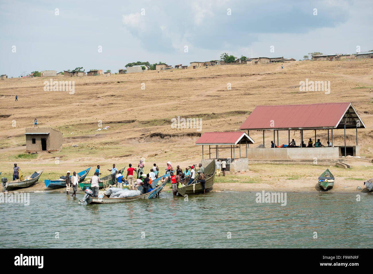 Villaggio di Pescatori sul canale Kazinga, Uganda Foto Stock