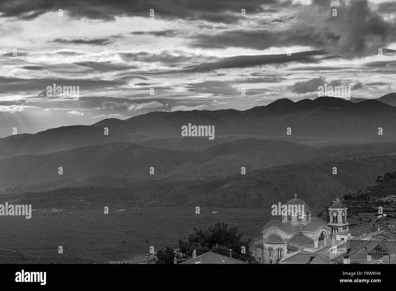 Vista panoramica al tramonto da Delphi città per il cosiddetto 'Krisaio Pedio (campo) ' regione Grecia FOCHIDA, GRECIA CENTRALE Foto Stock