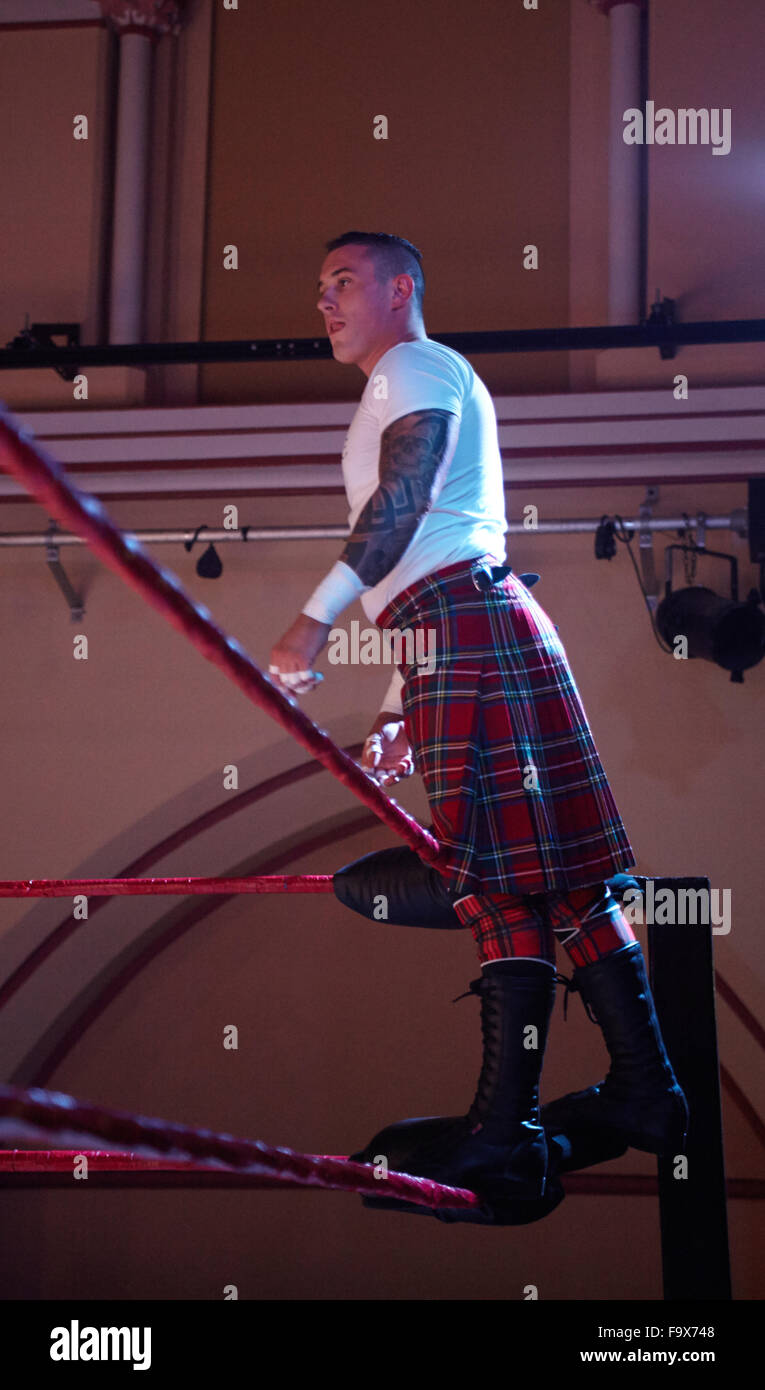 Ultimate Pro Wrestling, UK, GB, inglese wrestling da Corn Exchange in Dorchester. Indoor. Foto Stock