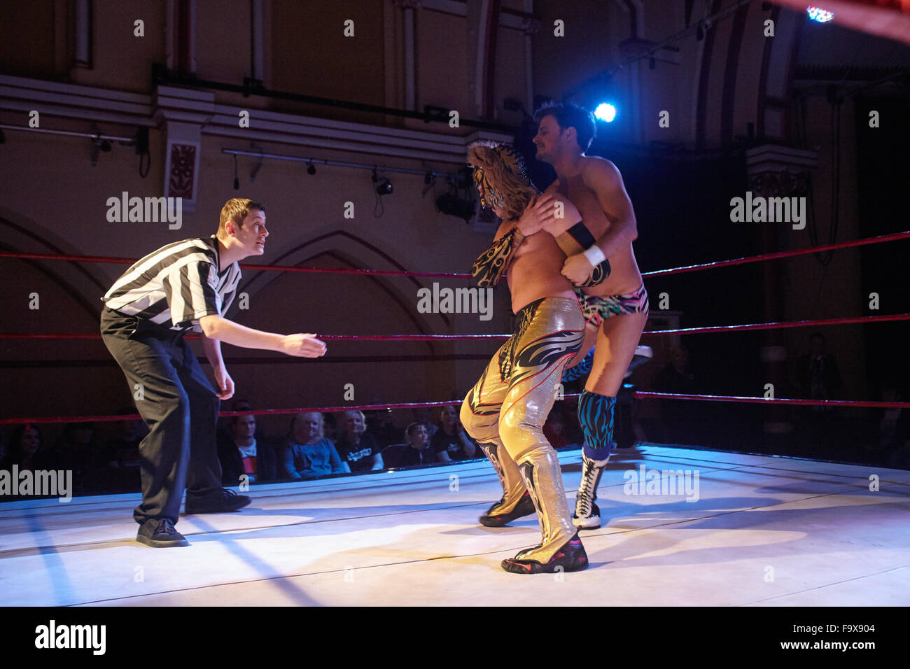 Ultimate Pro Wrestling, UK, GB, inglese wrestling da Corn Exchange in Dorchester. Indoor. Foto Stock