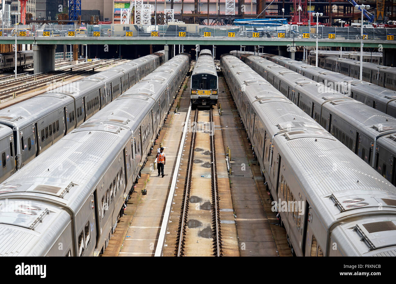 Commuter Rail treni in West Side Yard.Manhattan,New York City,USA Foto Stock