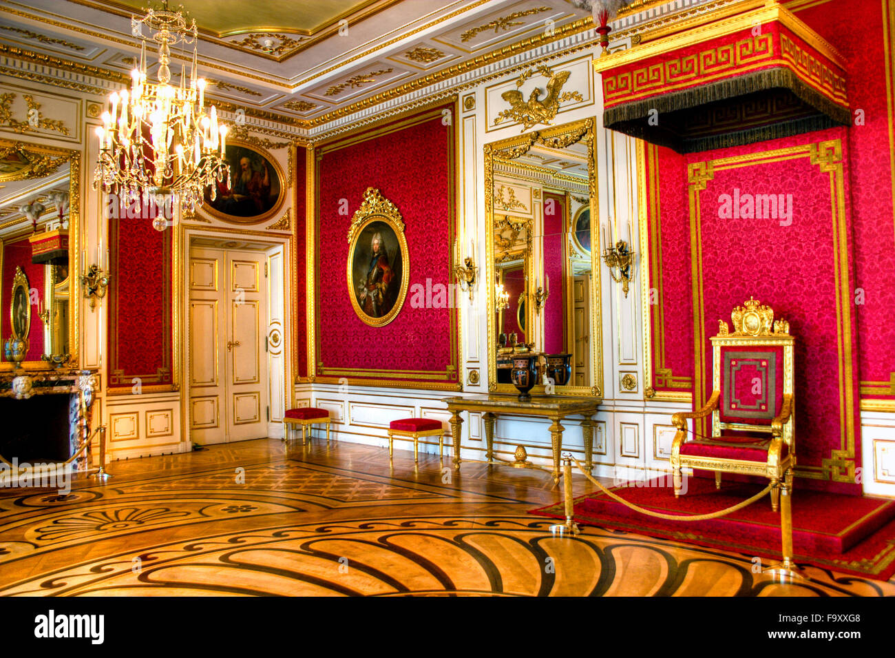 Interno del Castello Reale di Varsavia - la Sala del Trono, Polonia Foto Stock